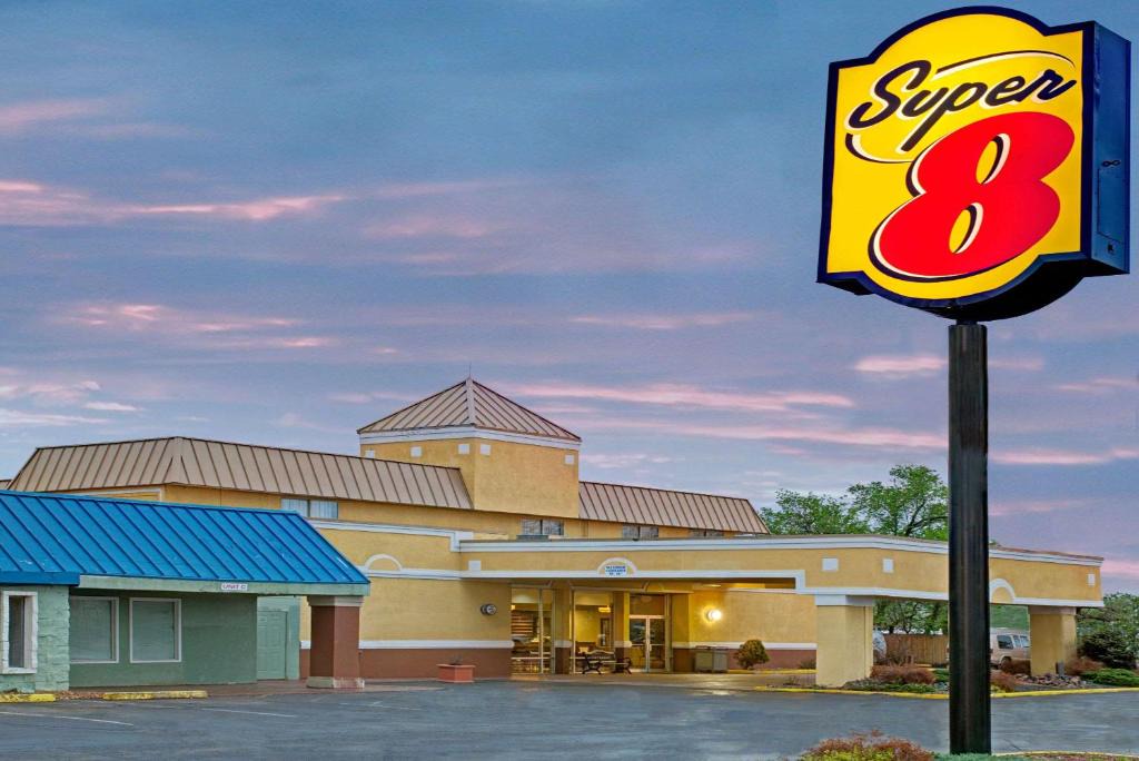 Kipling Hotel | Super 8 by Wyndham Wheat Ridge/Denver West