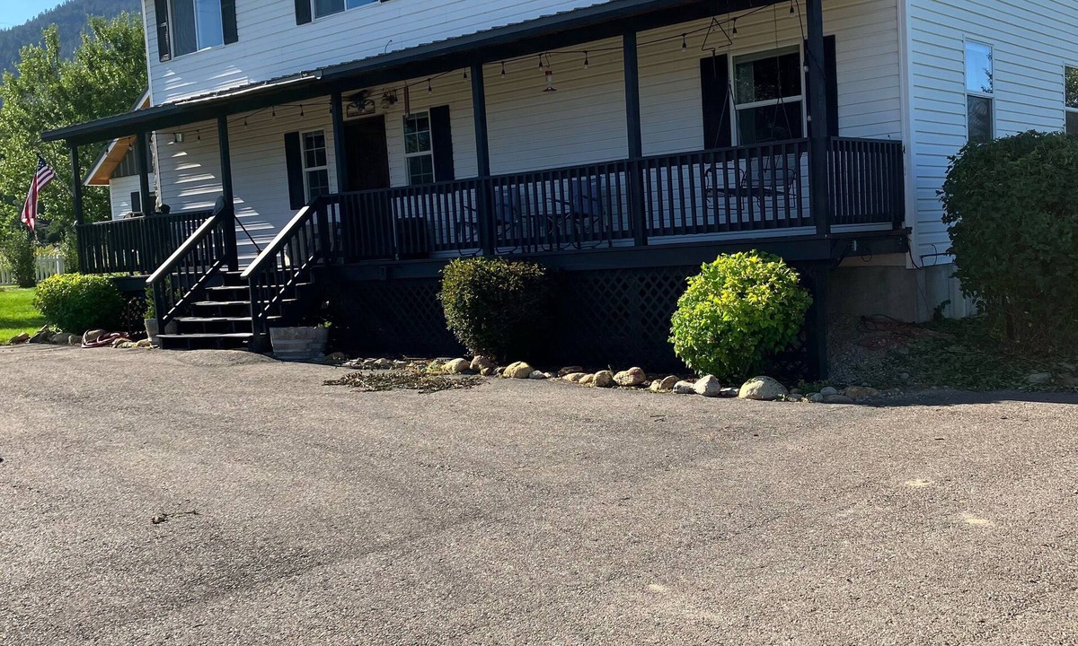 Florence House | Sweeney Creek Farmhouse Lodge
