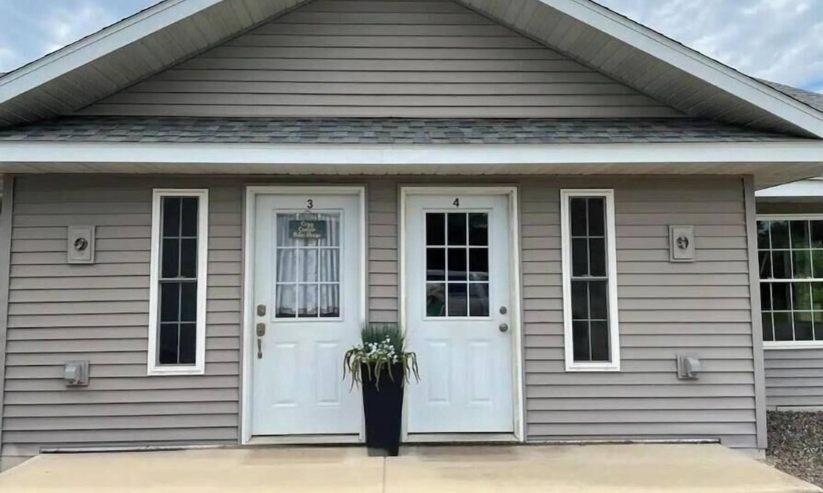 Crosby Apartment | Sweet Escape, next to C-I bike/snowmobile trail.