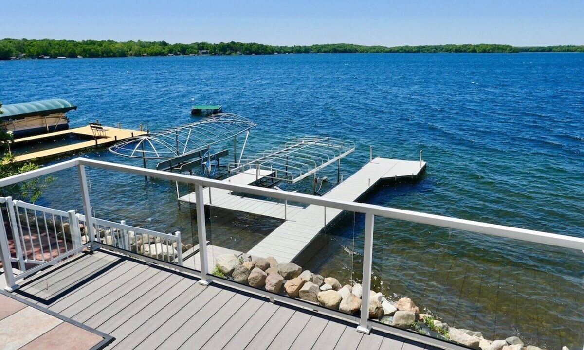 Annandale House | Sylvia Cedars Cabin Rental Snowmobile and Boat Rentals
