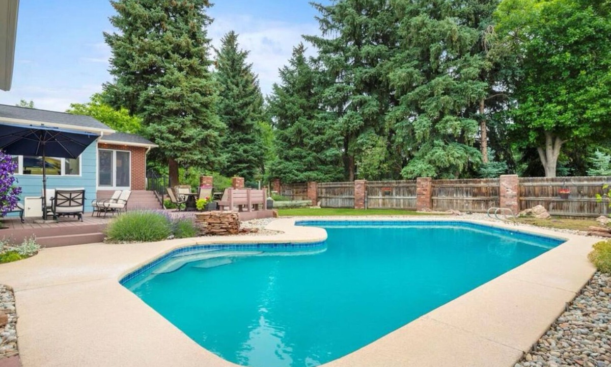 Gunbarrel House | The Green House - Spacious, modern, pool