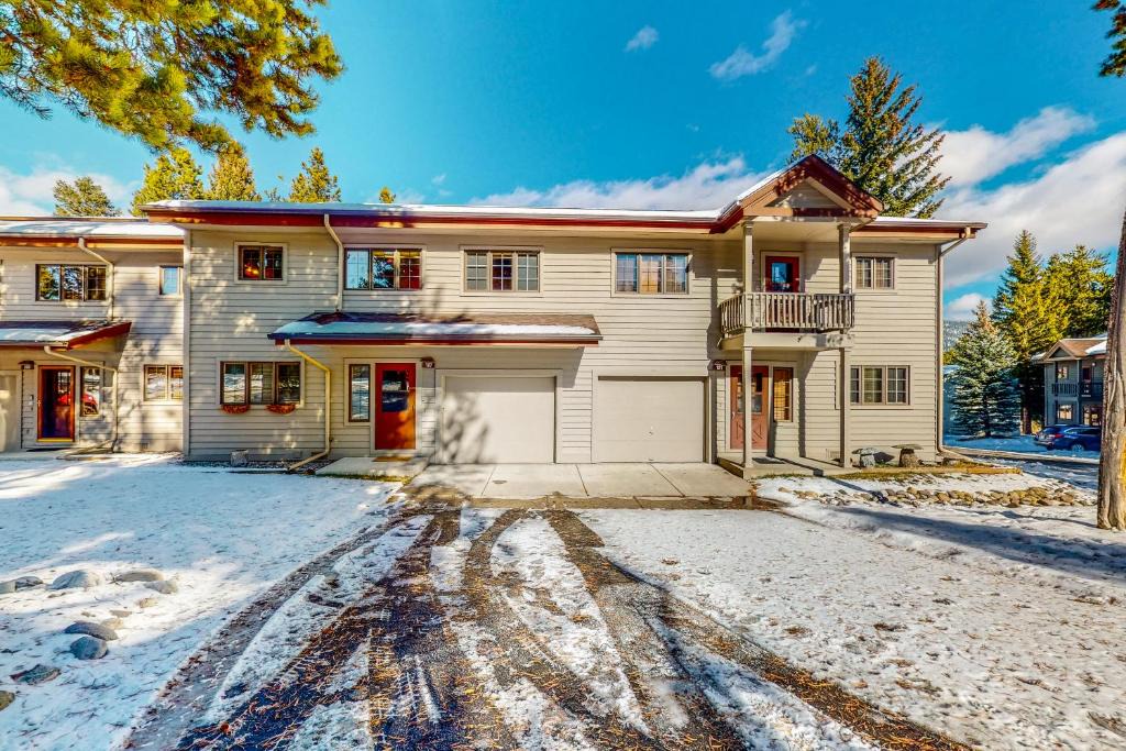 Big Sky House | The Hip Rose