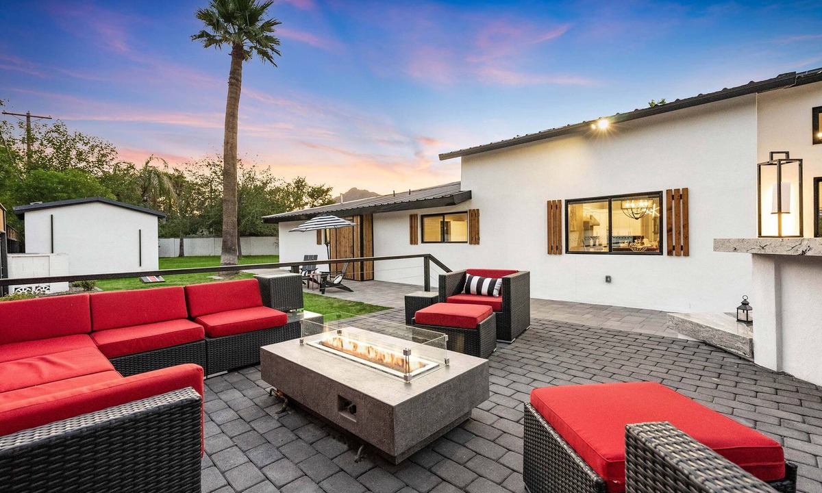 Arcadia House | The Montecito Main | Luxury Villa in Old Town