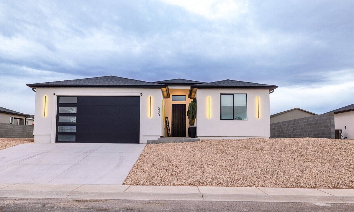 Page House | The Mustang Collection 49 Newly Built Desert Retreat