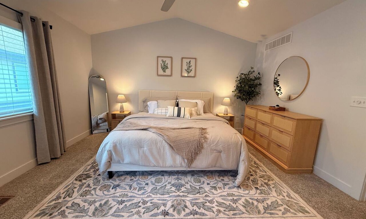 Bluffdale House | The Point Retreat, Theater, Firepit, Near I-15
