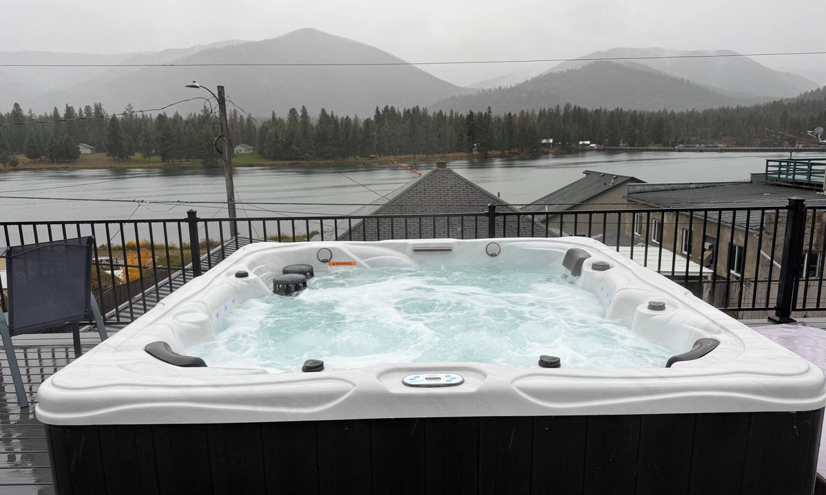 Thompson Falls Condo | Thompson Falls Main Street Loft! Walk everywhere in town
