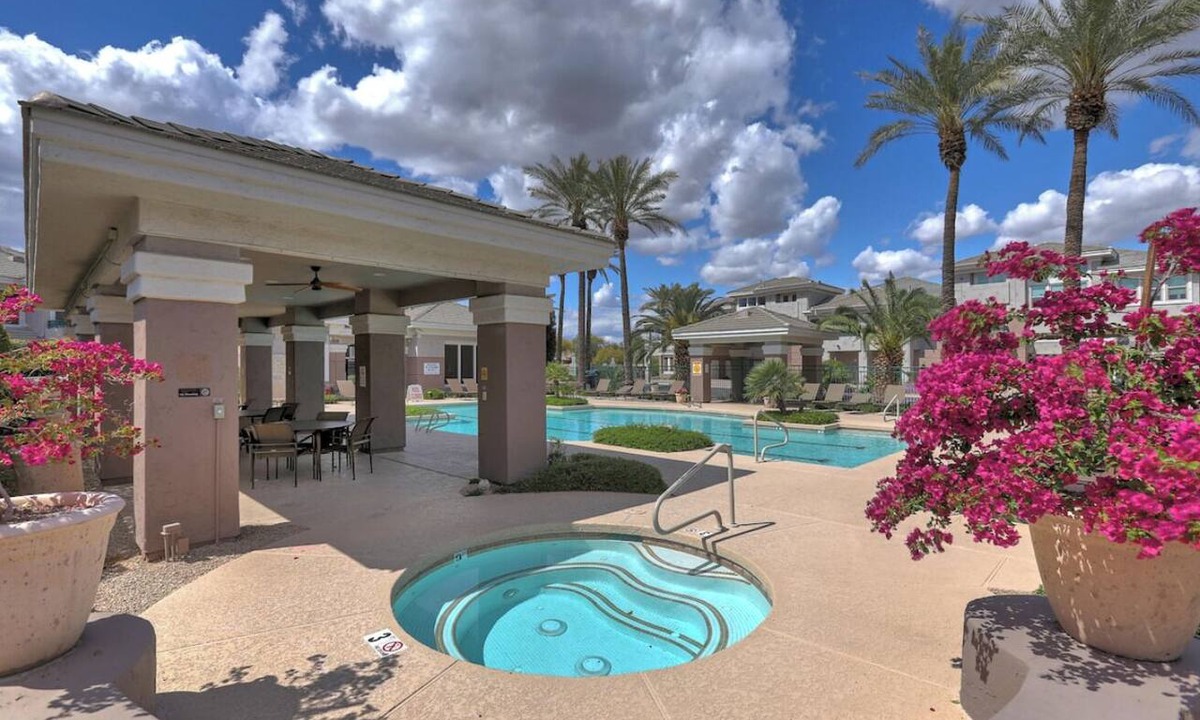 Kierland Condo | Trails and Tees - Kierland Resort Condo with Heated Pool, Hot Tub & Fitness