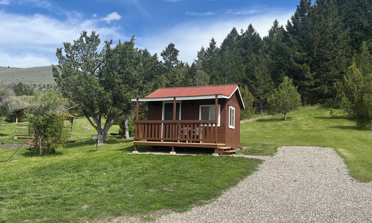 Virginia City Cabin | Tranquil 1 Room Cabin in Virginia City
