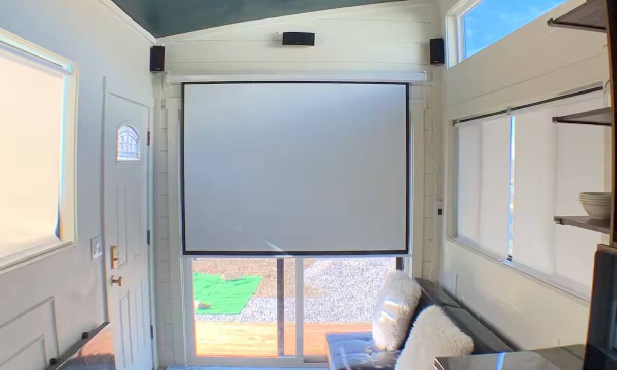 Pleasant Grove House | Tranquil Tiny house with AC in P G all to yourself Come stay at the Gatsby!