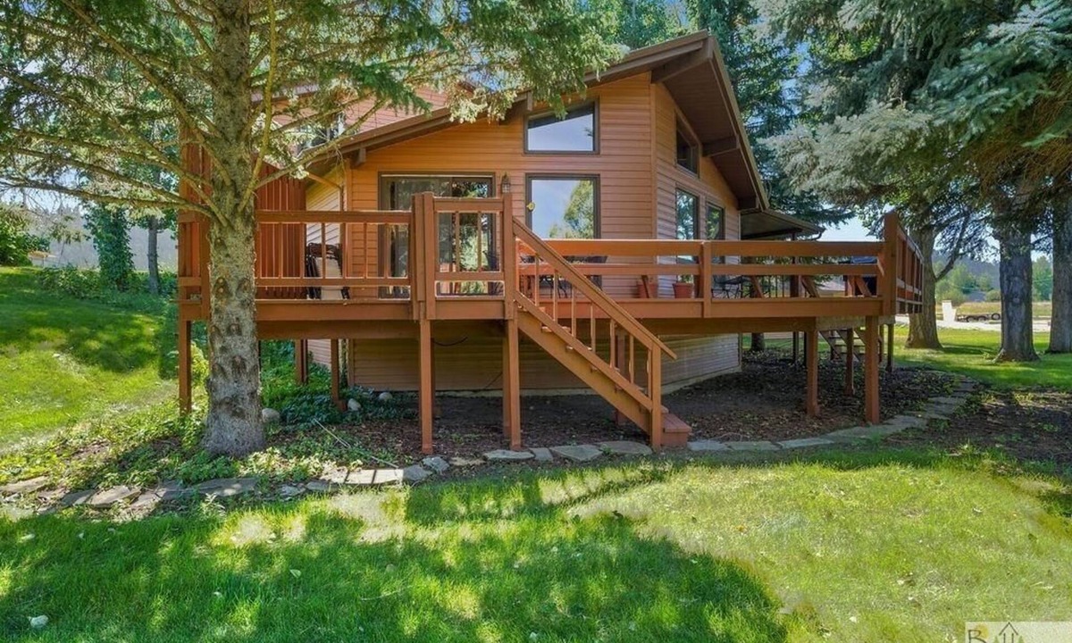 Absarokee House | Trout Run ~ Stillwater River riverfront home