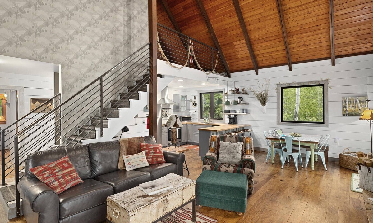 Red Lodge Cabin | Unique cabin, dog friendly, Wi-Fi, quiet home- Into the Woods
