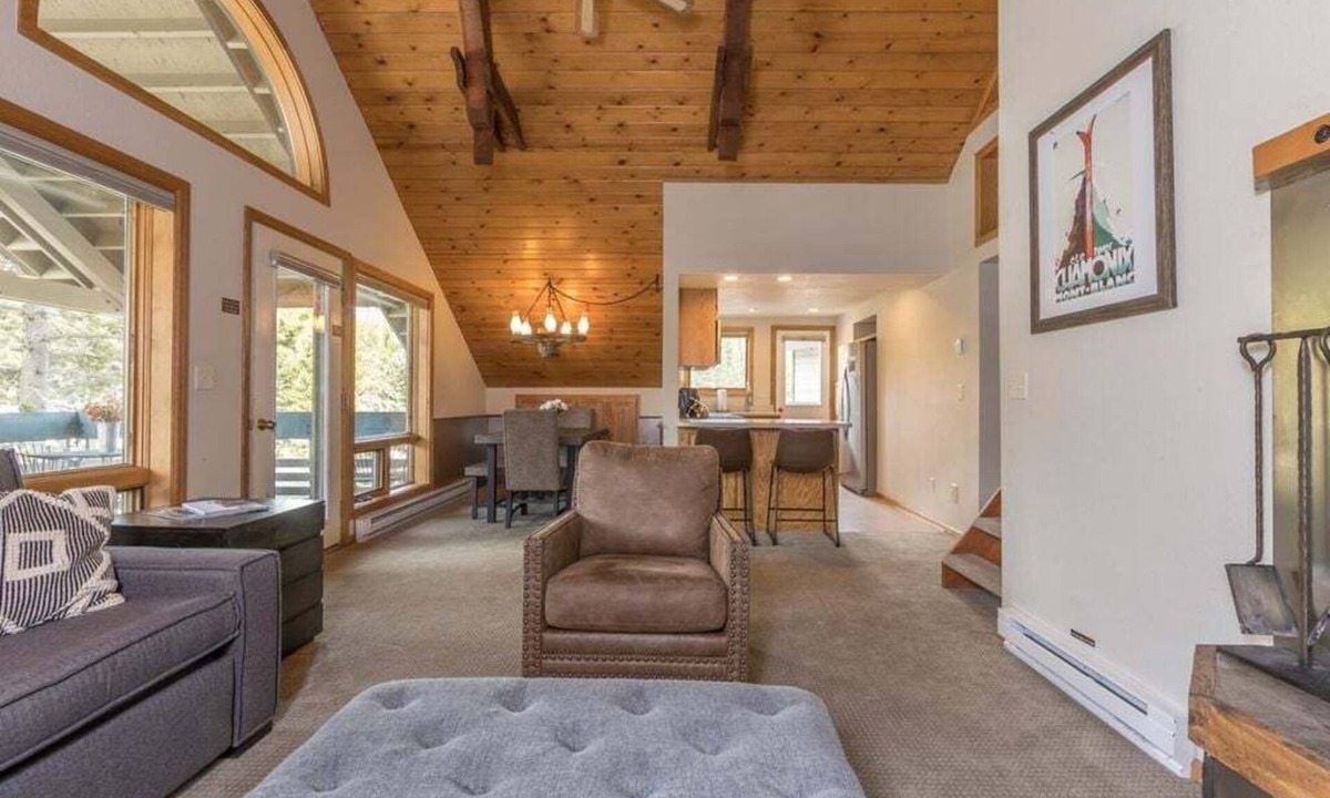 Big Sky Condo | Unique condo w/treehouse features, fireplace and fantastic location - Stillwater Skyhouse Escape