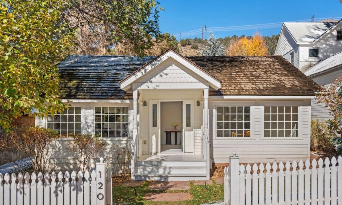 Basalt House | Unique Downtown Basalt Cottage