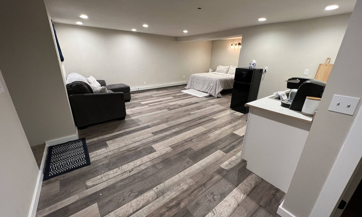 Butte Apartment | Very cozy, studio, uptown apartment