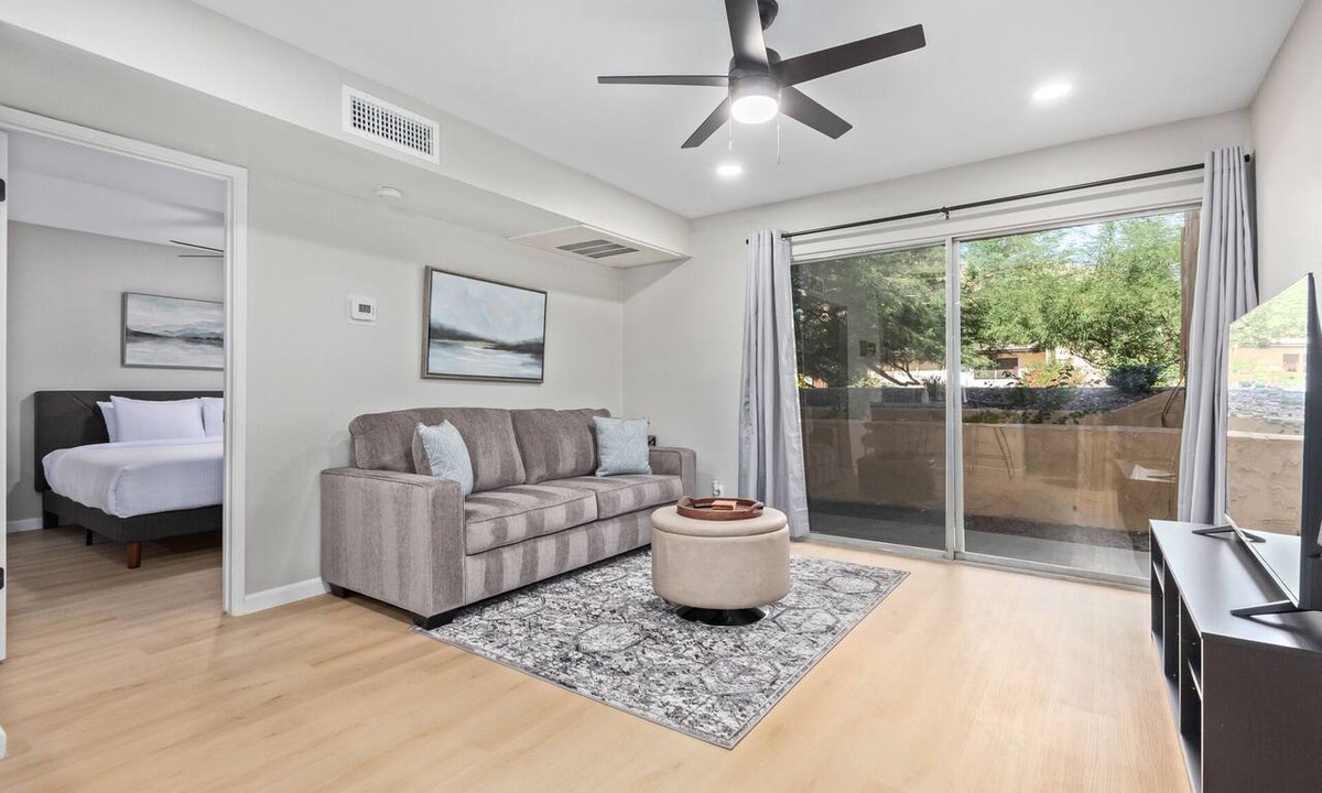 Trail West Condo | Vibrant 1 bedroom Condo In Scottsdale