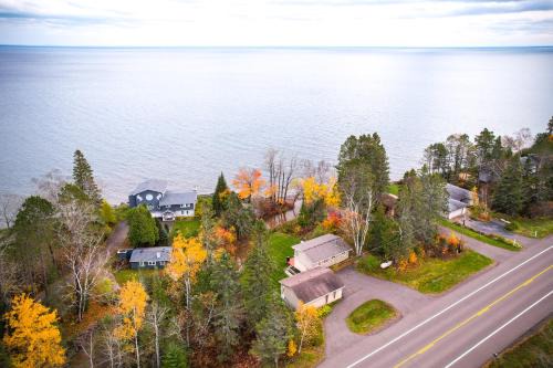 North Shore Apartment | Walk to McQuade Harbor: Lake Superior Retreat