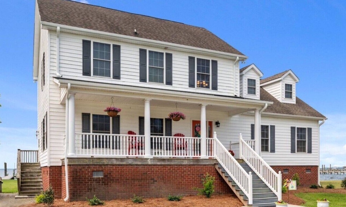 Hobucken House | Water's Edge is a fisherman/boater's waterfront oasis, 1.4 acres of pure delight