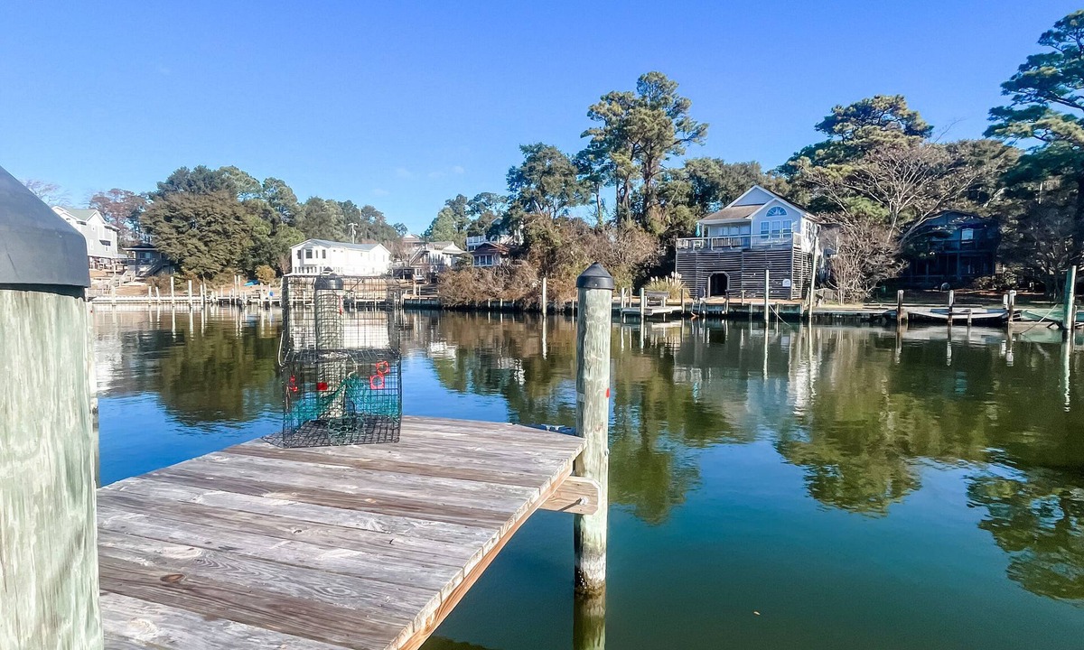 Colington Harbour Cottage | Waterfront with Private Dock