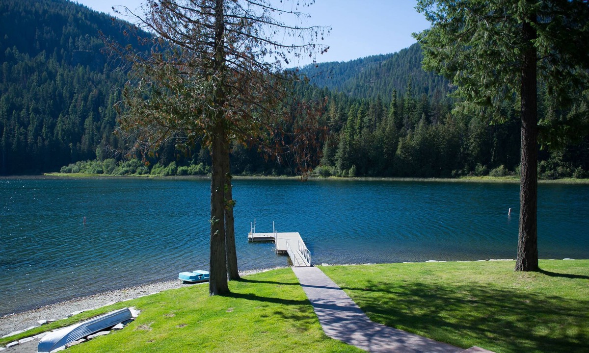 Troy House | Wedding and Event Venue on Bull Lake!