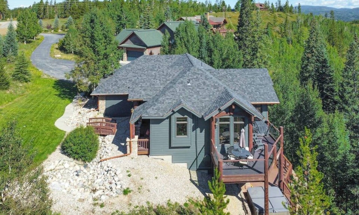 Tabernash House | Well-appointed home with home theater, radiant heat & private hot tub