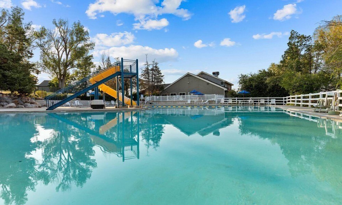Wolf Creek Resort | Wolf Creek | Family Ski Retreat | Pool + Ski | 2BR