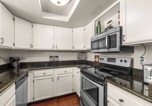 2 bedroom condo in Downtown Whitefish, Close To Glacier Park, Skiing And Golf