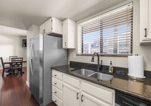 2 bedroom condo in Downtown Whitefish, Close To Glacier Park, Skiing And Golf