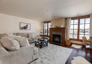 Ascent Residence 208