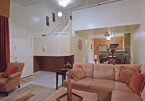 Beautiful 2 bedroom 2 bath Condominium in Gated Catalina Foothills Complex.