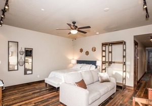 Cana Loft 203 - Beautiful Studio in the Heart of Downtown Whitefish!