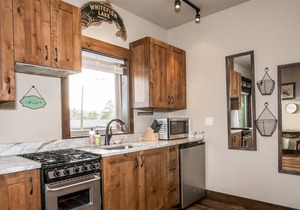 Cana Loft 203 - Beautiful Studio in the Heart of Downtown Whitefish!