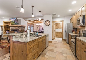 Condo w/private boat slip, fireplace, A/C - Marina Cay Estates Lake Daze