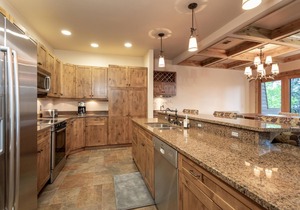 Condo w/stone fireplace, great views, A/C - Marina Cay Estates Luxury Condo