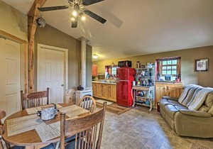 Cozy Duck Lake Cabin Near Glacier Natl Park!