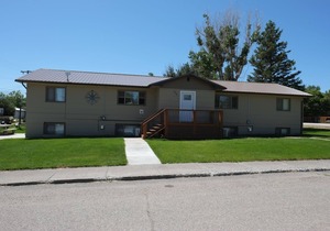 Freshly Remodeled 2 Bedroom, Full Kitchen, living Room Suite, in Cascade unit #2