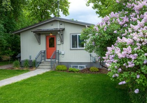 Incredible 4 bedroom home right in downtown Whitefish! Ac for hot days.