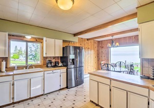 Lakeside Home w/Beach ~ 14 Mi to Ski Area!