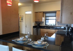 Modern Apt #302 - a Block from St. Pat's Hospital