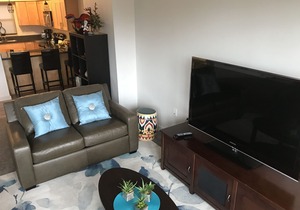 Modern Apt #402 - a Block from St. Pat's Hospital