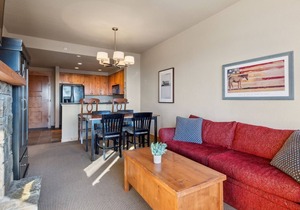 Morning Eagle 209 - Slopeside condo in Whitefish Mountain Resort Village!