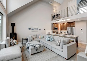 Slopeside Villa 135 I Private Hot Tub I Ski Views I Bunk Room I Fire Table I Discounted Attractions