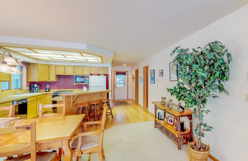 Big Sky Meadow Village Condo | 130 m² Condo ∙ 2 bedrooms ∙ 6 guests