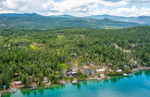 Lakeside House | 161 m² House ∙ 2 bedrooms ∙ 5 guests