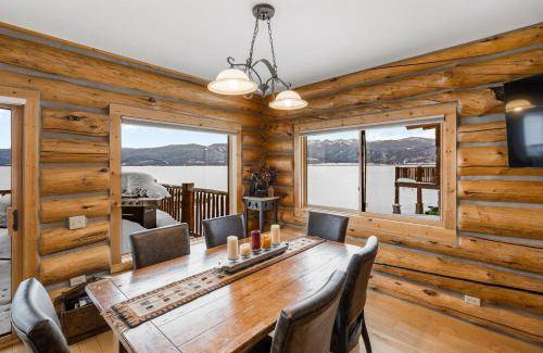 West Yellowstone House | 214 m² House ∙ 3 bedrooms ∙ 8 guests