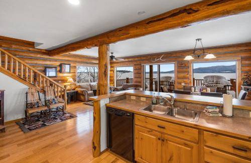West Yellowstone House | 214 m² House ∙ 3 bedrooms ∙ 8 guests