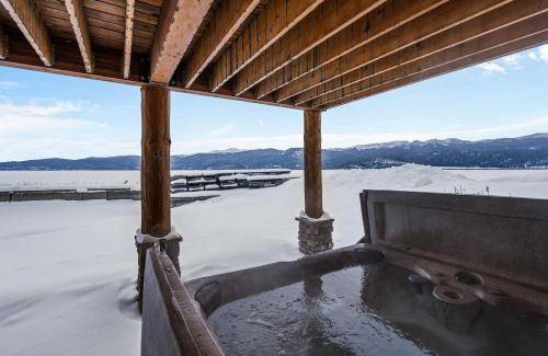 West Yellowstone House | 214 m² House ∙ 3 bedrooms ∙ 8 guests
