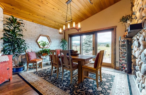 Big Sky Meadow Village House | 304 m² House ∙ 4 bedrooms ∙ 8 guests