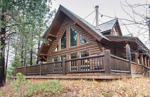 West Glacier Cabin | 310 m² Cabin ∙ 3 bedrooms ∙ 4 guests