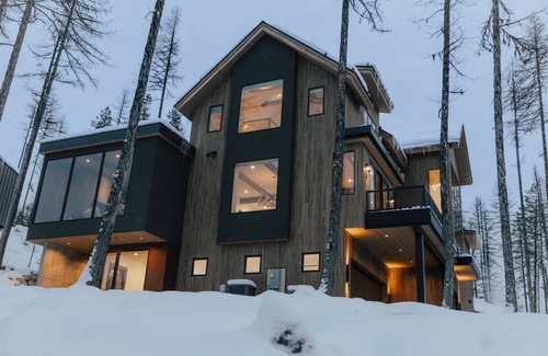 Whitefish House | 474 m² House ∙ 4 bedrooms ∙ 18 guests