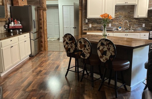 Alberton Cabin | Beautiful cabin with a creek running through it.